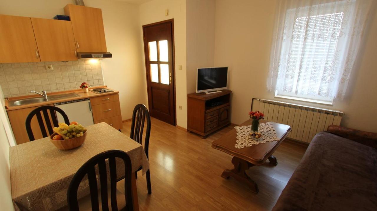 Apartments Grzetic Malinska Kültér fotó