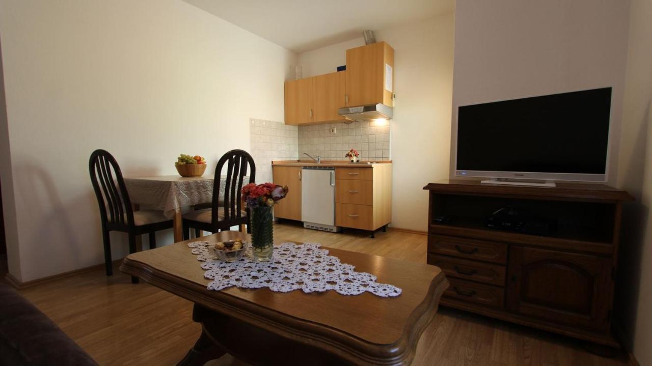 Apartments Grzetic Malinska Kültér fotó
