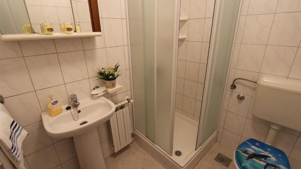 Apartments Grzetic Malinska Kültér fotó